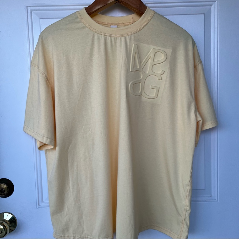 •Missguided• Pale Yellow Crewneck T-Shirt - Size Medium